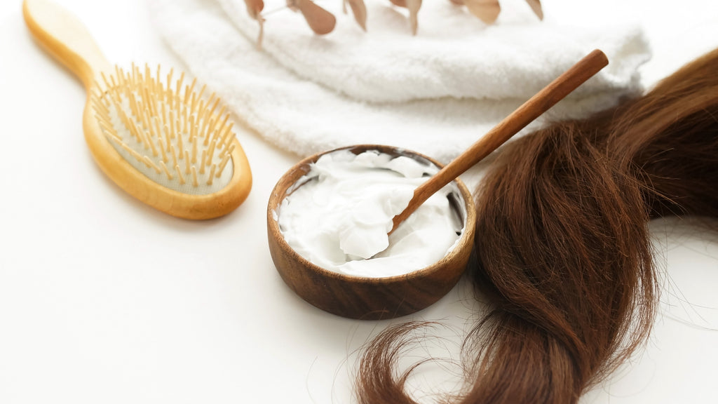 Des masques capillaires naturels pour une chevelure resplendissante en juin